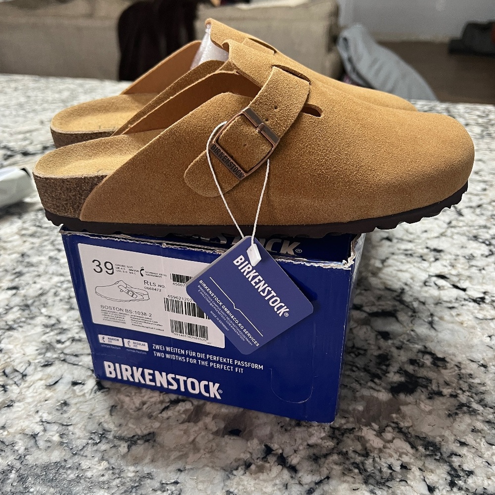 Birkenstock soft bed, size 39 or women’s 8. Brand new with tags and box